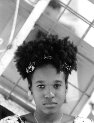 versia black and white